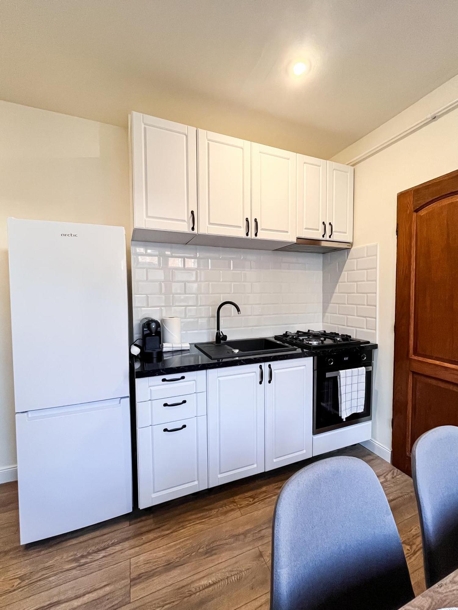 La Teatru - 2Bd Apartment Near Theatre And Old Town Braşov Eksteriør billede