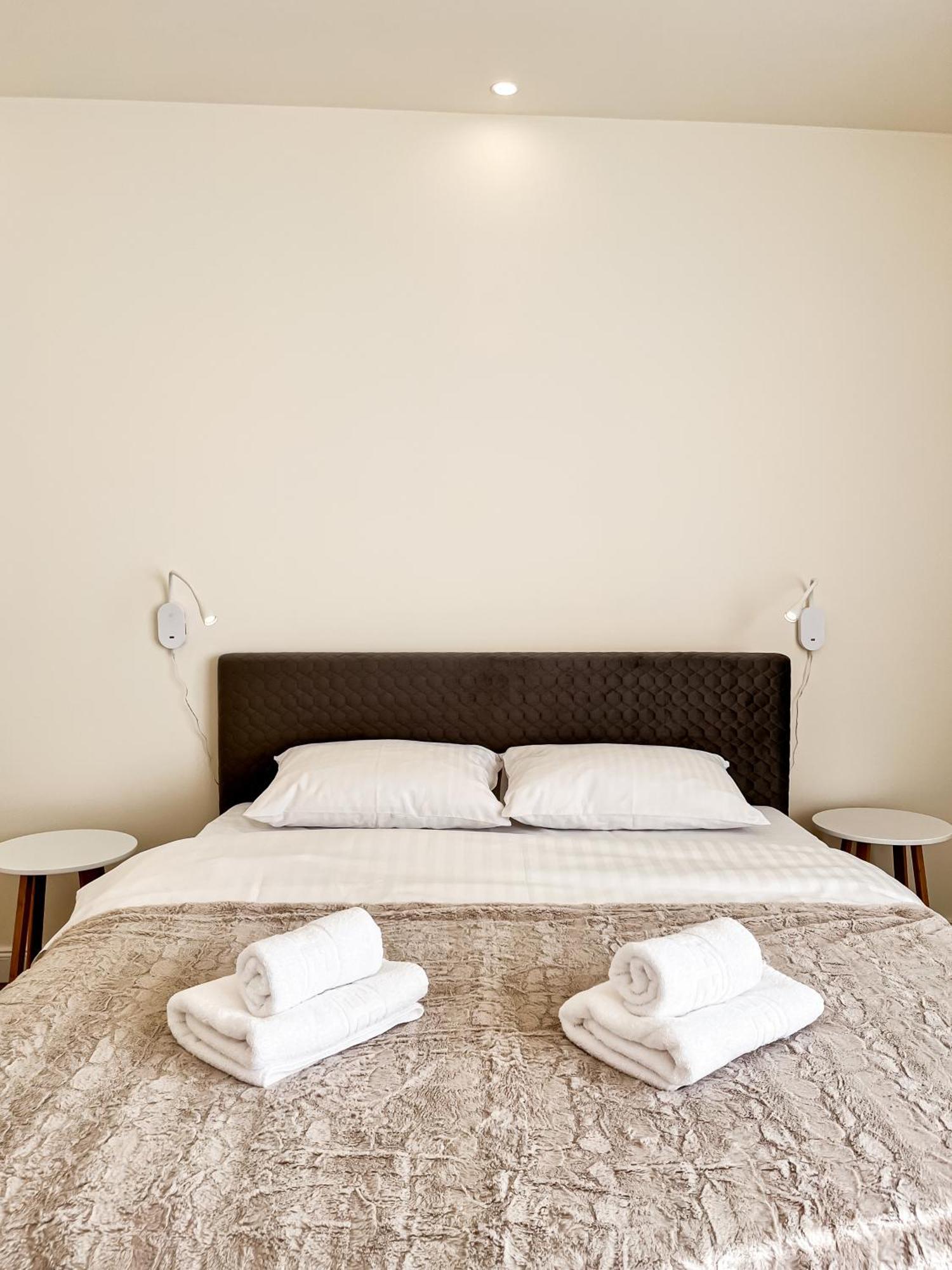 La Teatru - 2Bd Apartment Near Theatre And Old Town Braşov Eksteriør billede